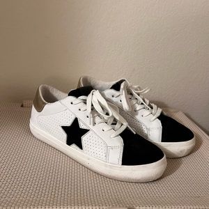 Steve Madden sneakers!